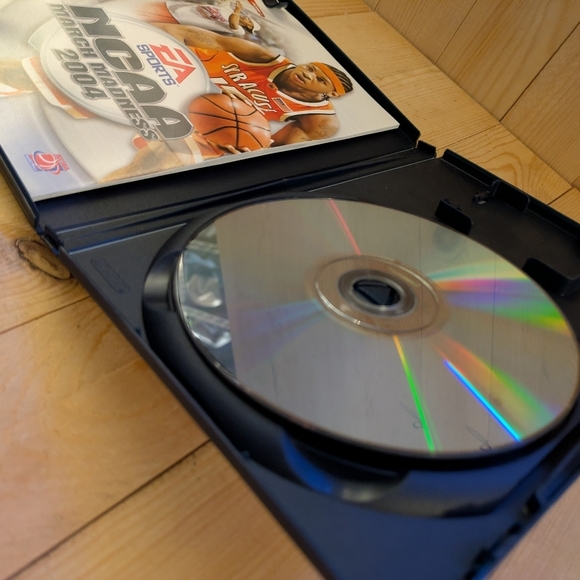NCAA March Madness 2004 for PlayStation 2 - Black Online Used - Picture 5 of 5